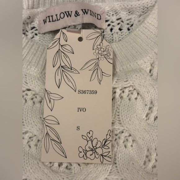 Chic White Cable Knit Cropped Sweater - Picture 7 of 9